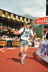 Richard Thevenon approaching the finish in the Swiss Alpine Marathon 2008.