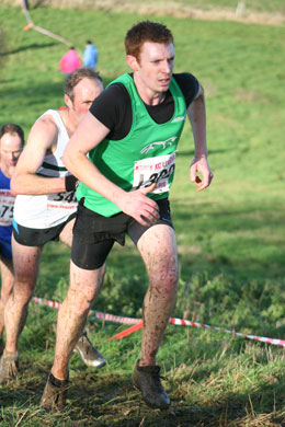 Chris Wilder in action on the hills in Round 2 of the Oxford Mail Cross Country League held at Culham Park on Sunday, 6 December 2009.