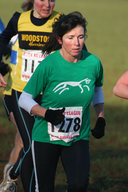 Carolyn Murphy braving the icy conditions in Round 3 of the Oxford Mail Cross Country League held at Drayton School, Banbury on Sunday, 3 January 2010.